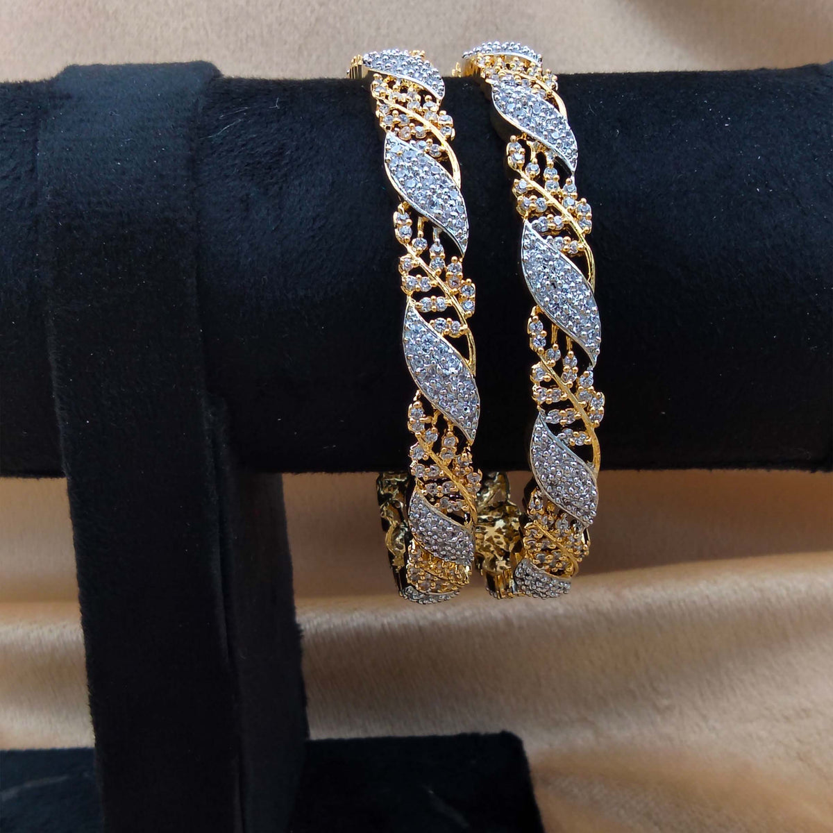 Antique Empress Carat Gold Plated Wave Bangles GD_ BGL 004