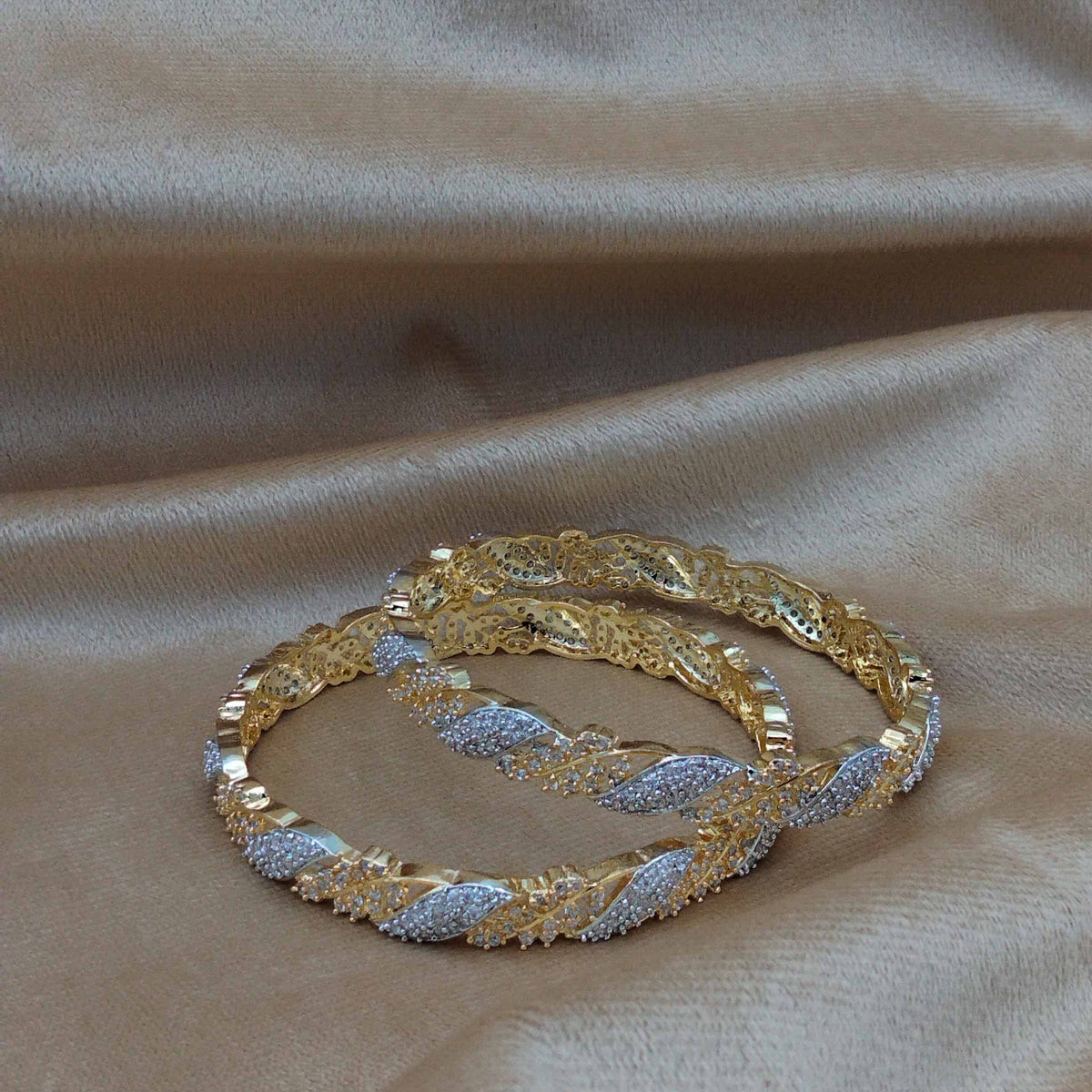 Antique Empress Carat Gold Plated Wave Bangles GD_ BGL 004
