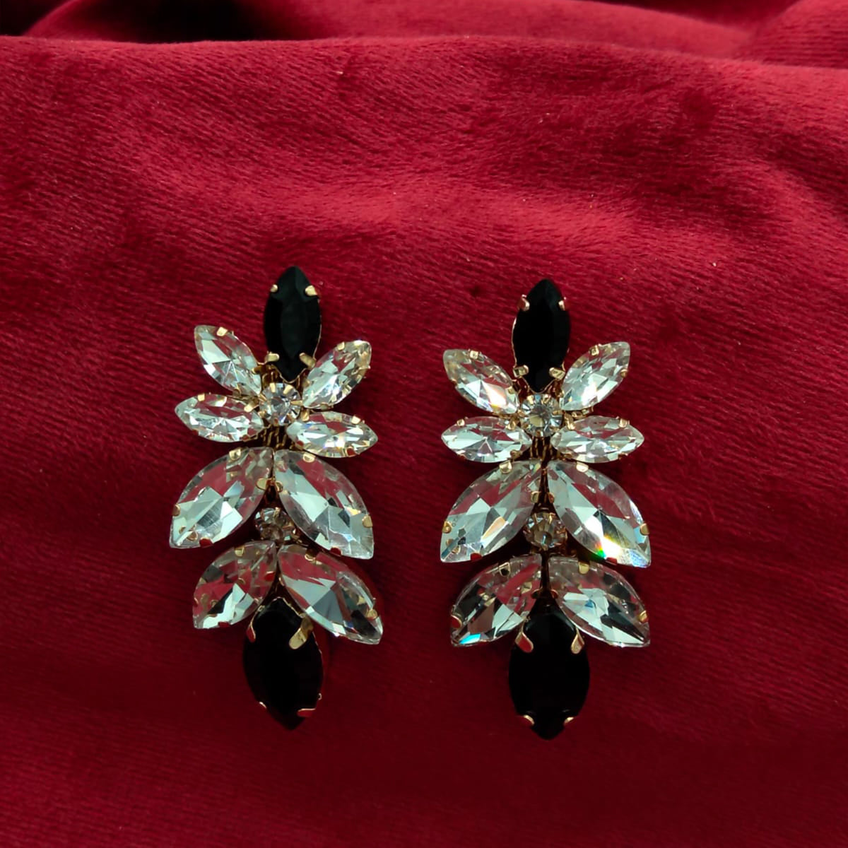 Royal Noir Leaf Drops Earrings GD_ ER 015