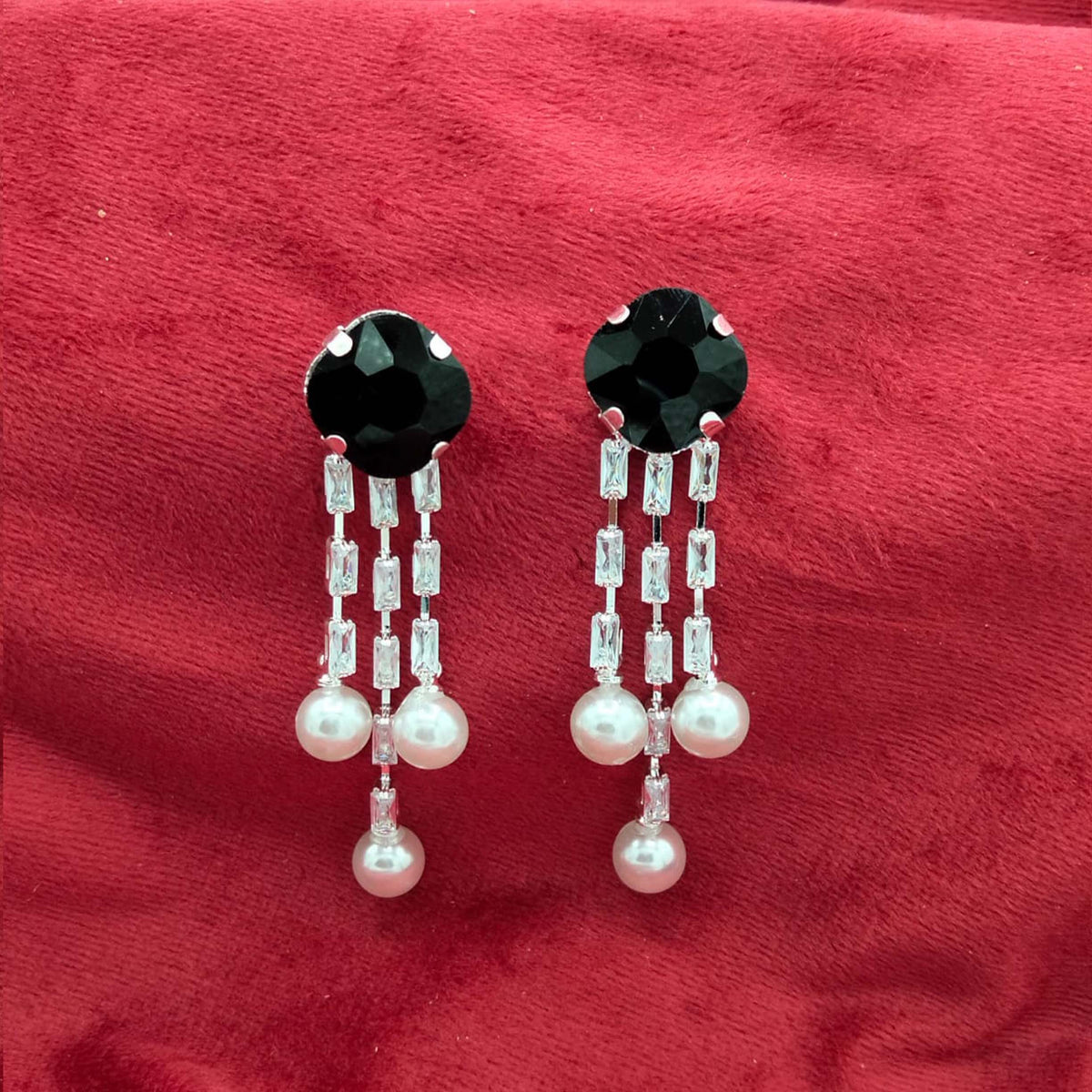 Victorian Noir Clover Drop Earrings GD_ ER 025