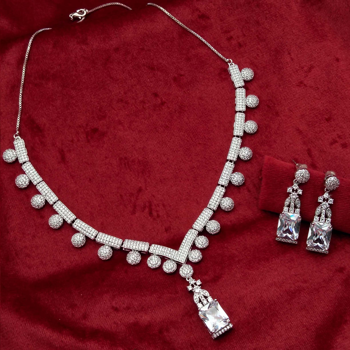 Regal 24K Gold Plated Crest Necklace Set GD_ NK 005