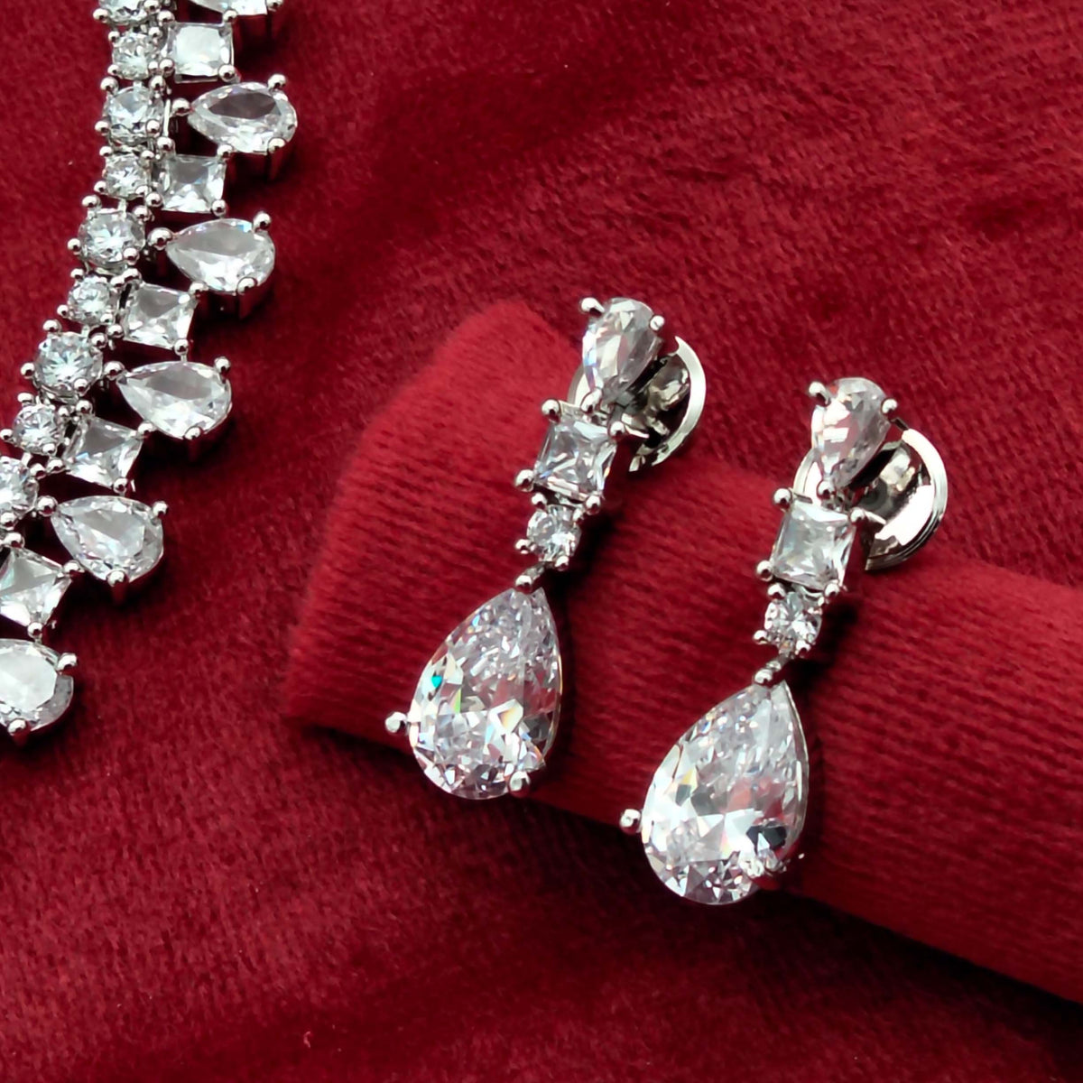 Regal 24K Gold Plated Crystal Teardrop Necklace Set GD_ NK 015
