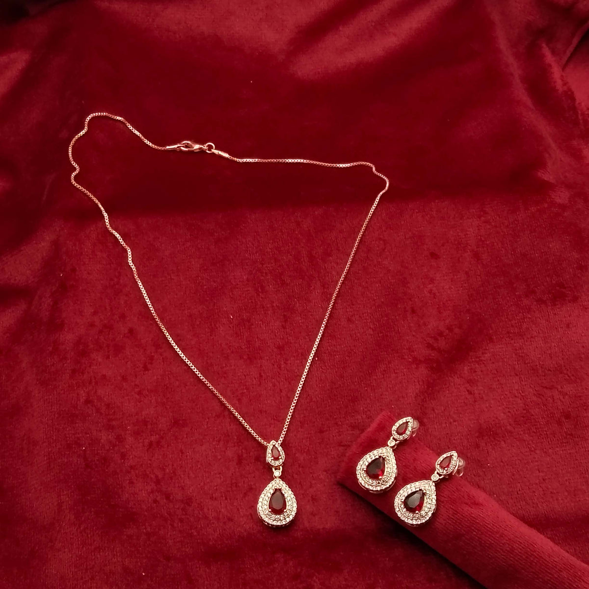 Victorian Teardrop Solitaire Halo Pendant Set GD_ NK 017