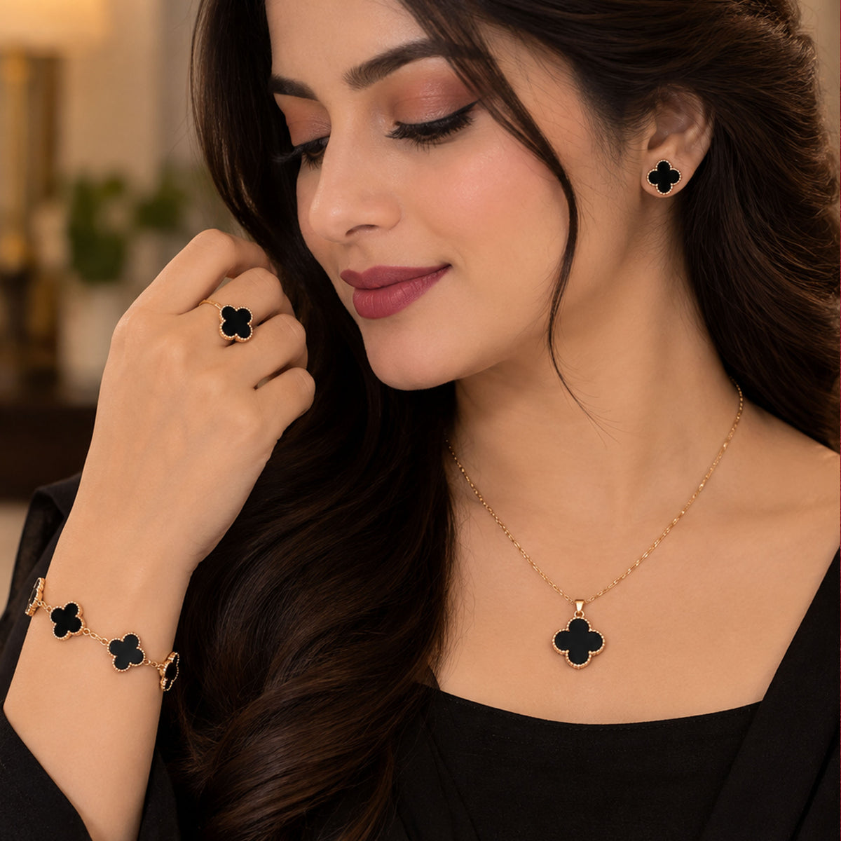 Classic Four-Leaf Clover Motif Stainless Steel Set GD_ NK 021